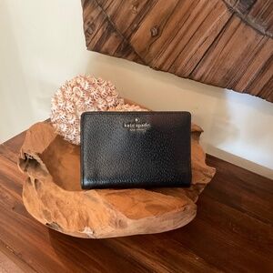 Kate Spade Leila  Medium  Compact Bifold Wallet,  Color Black